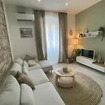 Storia Parentina Center Apartment *