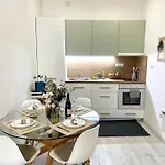 Storia Parentina Center Apartment
