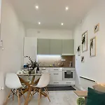 Storia Parentina Center Apartment