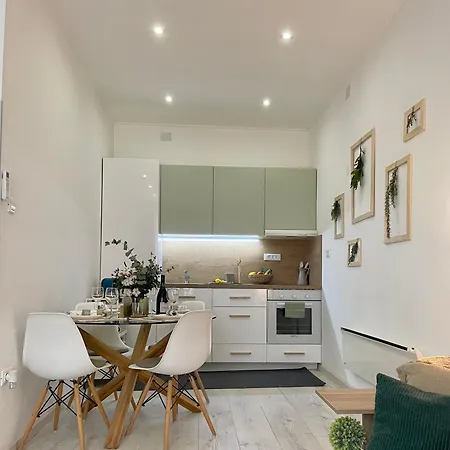 Storia Parentina Center Apartman