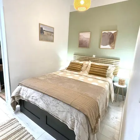 Storia Parentina Center アパート *